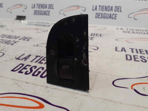  MANDO ELEVALUNAS TRASERO DERECHO 