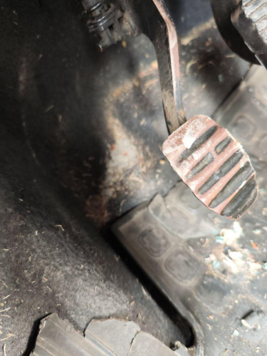 PEDAL EMBRAGUE б/у