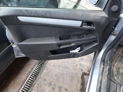 OPEL ASTRA H BERLINA
