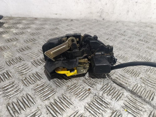  CERRADURA PUERTA TRASERA IZQUIERDA 