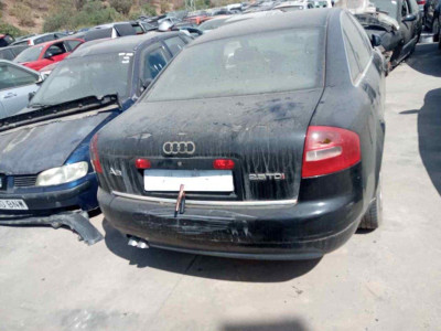 AUDI A6 BERLINA (4B2)