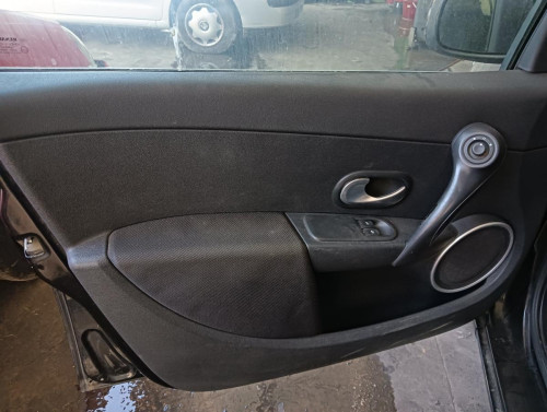 RENAULT CLIO III — автомобиль-донор на запчасти 