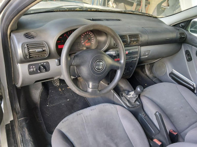 SEAT LEON (1M1)