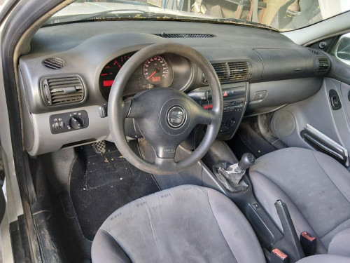 SEAT LEON (1M1) — автомобиль-донор на запчасти 