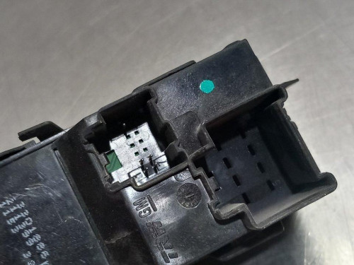  MANDO ELEVALUNAS DELANTERO DERECHO Opel INSIGNIA BERLINA 