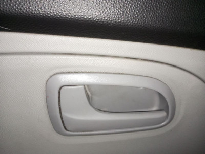 MANETA INTERIOR DELANTERA IZQUIERDA