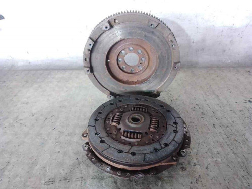 KIT EMBRAGUE Opel CORSA E 