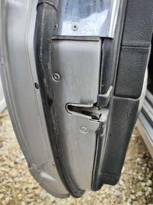 CERRADURA PUERTA DELANTERA IZQUIERDA