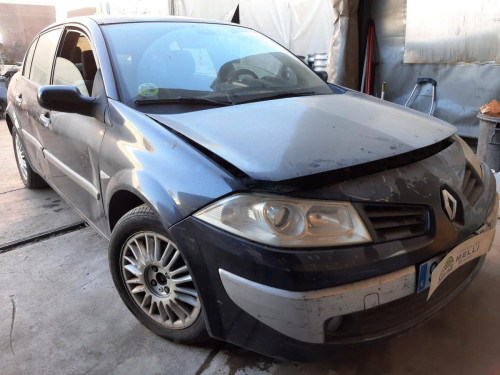 RENAULT MEGANE II CLASSIC BERLINA — vehículo donante para recambios 