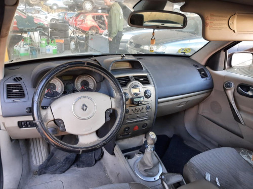 RENAULT MEGANE II CLASSIC BERLINA — vehículo donante para recambios 