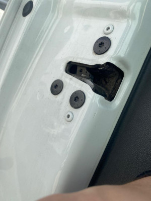 CERRADURA PUERTA DELANTERA IZQUIERDA