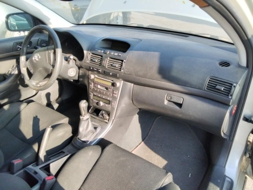  TOYOTA AVENSIS BERLINA (T25) 
