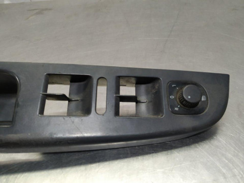 MOLDURA VOLKSWAGEN GOLF V (1K1)(10.2003) 