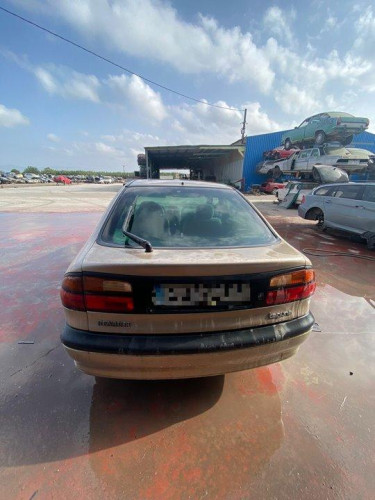  RENAULT LAGUNA (B56) 