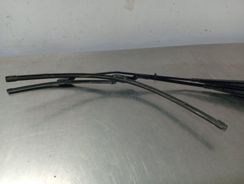 BRAZO LIMPIA DELANTERO DERECHO Peugeot PARTNER FURGÓN 