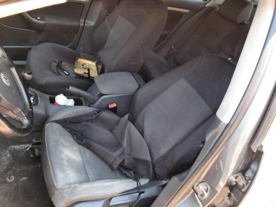 VOLKSWAGEN GOLF V (1K1)(10.2003)