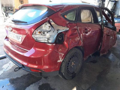 FORD FOCUS BERLINA (CB8)