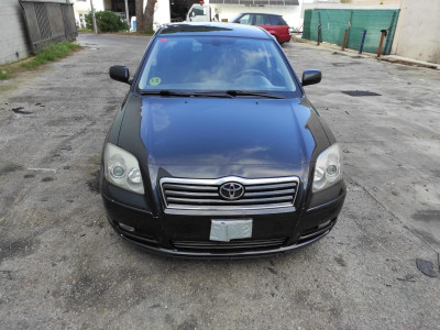 TOYOTA AVENSIS BERLINA (T25)