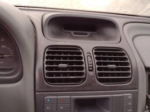  RENAULT LAGUNA (B56) 