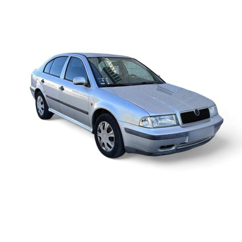  SKODA OCTAVIA BERLINA (1U2) 