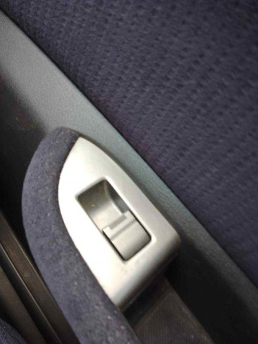 MANDO ELEVALUNAS DELANTERO DERECHO Honda FR-V (BE) 
