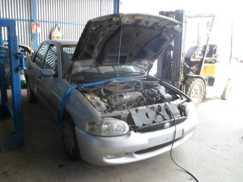 FORD ESCORT BERL./TURNIER — Donor Vehicle for Used Parts 