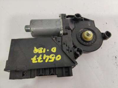 MOTOR ELEVALUNAS DELANTERO IZQUIERDO, Volkswagen, TOUAREG (7LA)