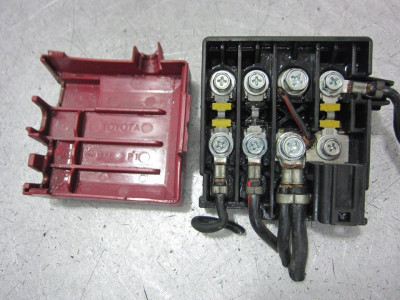 CAJA RELES / FUSIBLES, TOYOTA, YARIS (NCP1/NLP1/SCP1)