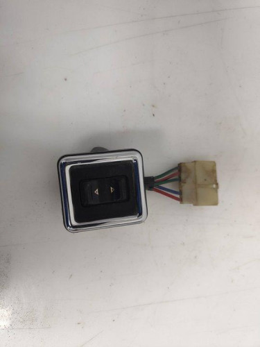  MANDO ELEVALUNAS TRASERO IZQUIERDO MITSUBISHI 
