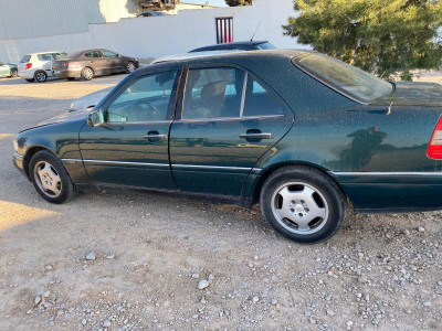 MERCEDES-BENZ CLASE C (BM 202) BERLINA