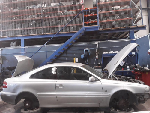 VOLVO C70 COUPE — vehículo donante para recambios 