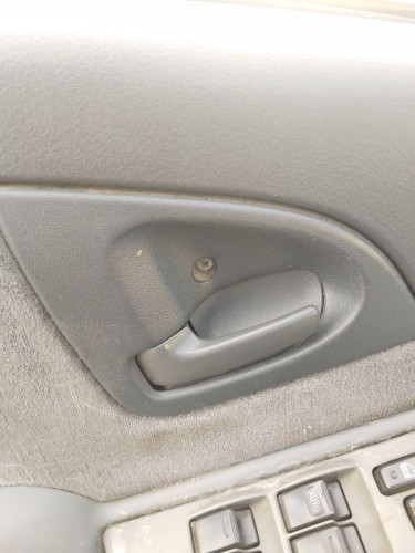 MANETA INTERIOR DELANTERA IZQUIERDA Toyota Yaris Verso (NCP2/NLP2)(1999->) Toyota Yaris Verso (NCP2/NLP2)(1999->) 