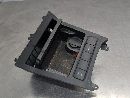  CENICERO VOLKSWAGEN GOLF VI (5K1)(10.2008) 