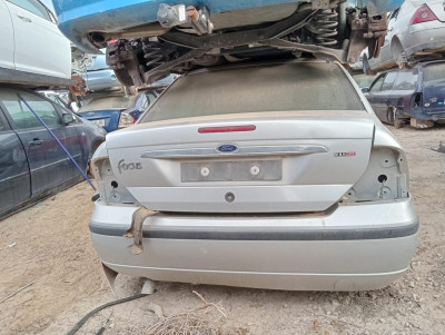 FORD FOCUS BERLINA (CAK)