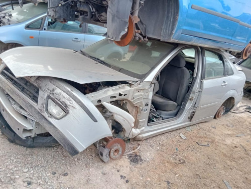  FORD FOCUS BERLINA (CAK) 