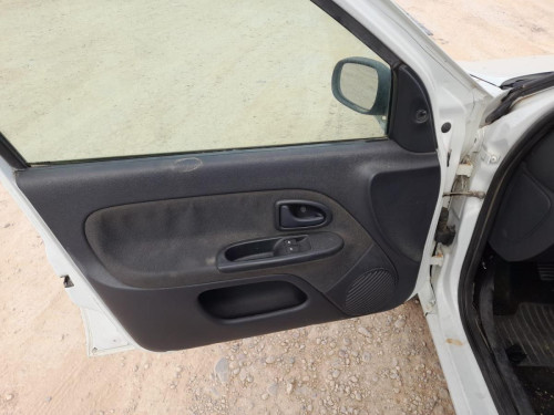 RENAULT CLIO II FASE II (B/CB0) — vehículo donante para recambios 