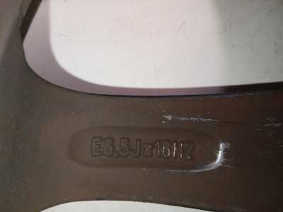 LLANTA, TOYOTA, AURIS (E18)