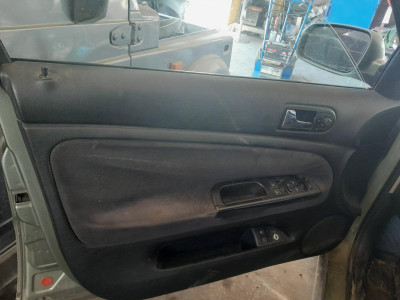 VOLKSWAGEN PASSAT BERLINA (3B3)