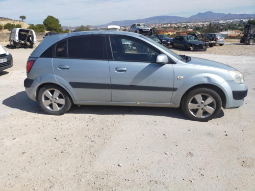 KIA RIO (JB) — vehículo donante para recambios 