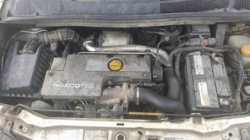 OPEL ZAFIRA A — vehículo donante para recambios 