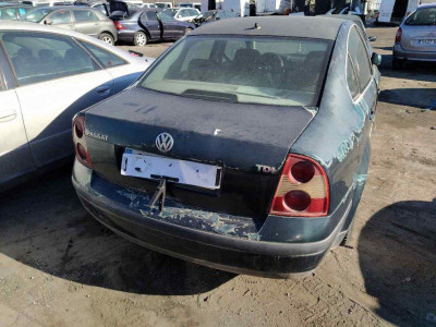 VOLKSWAGEN PASSAT BERLINA (3B3)