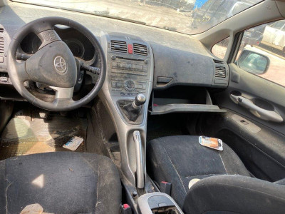 TOYOTA AURIS (E15)