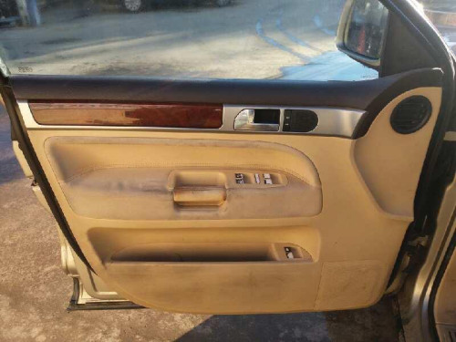  VOLKSWAGEN TOUAREG (7LA) 