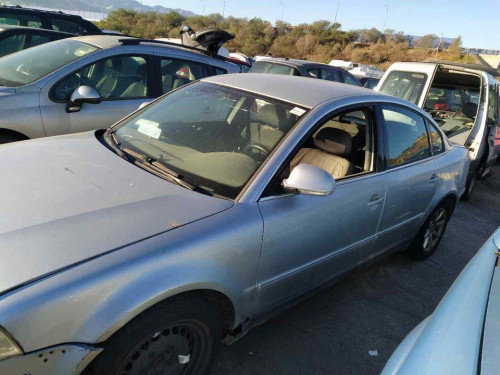  VOLKSWAGEN PASSAT BERLINA (3B3) 