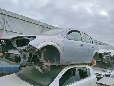 OPEL ASTRA H BERLINA