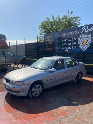 OPEL VECTRA B BERLINA