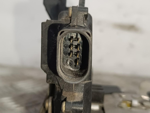  CERRADURA PUERTA TRASERA IZQUIERDA 