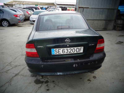 OPEL VECTRA B BERLINA