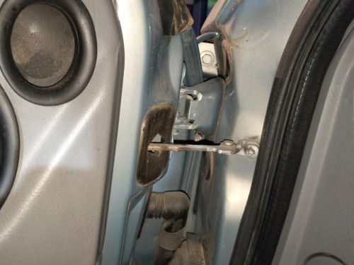 RETENEDOR PUERTA RENAULT LAGUNA (B56) 