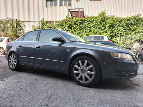  AUDI A4 BERLINA (8E) 